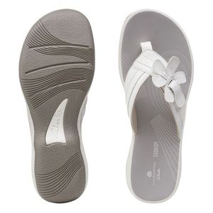 Clarks Women’s cloudsteppers brinkley flora sandals